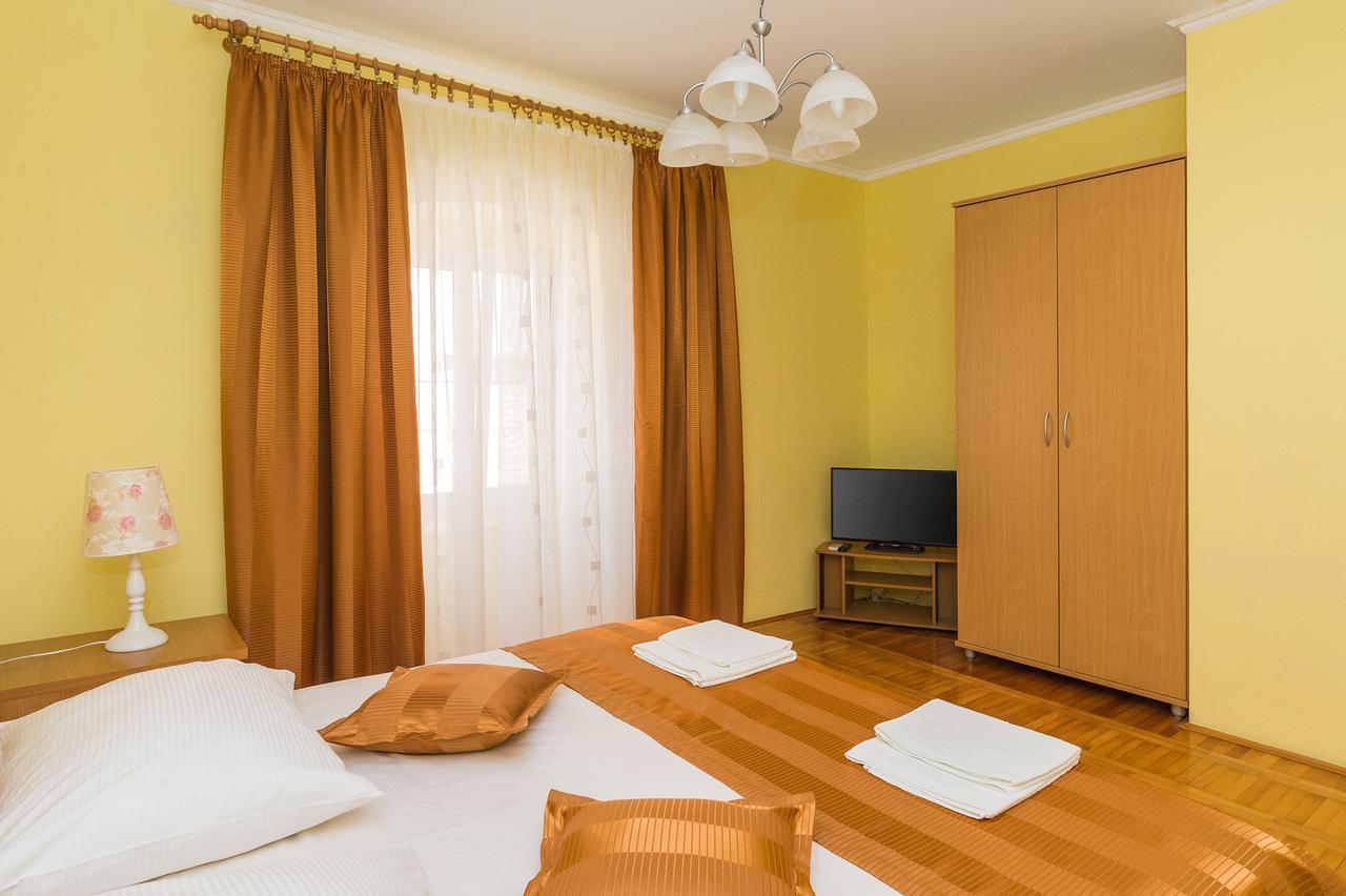 Apartments Niko 스크라딘 외부 사진
